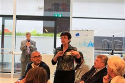 Annick, Secretary General, ETRA poses a question to the second panel of the debate 